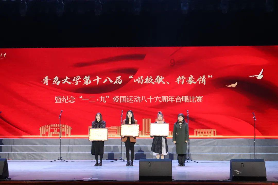 卡通红色汽车拼图